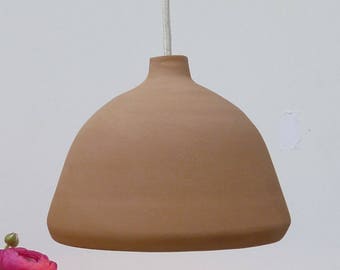 Lampada a sospensione in ceramica, campana in gres marrone chiaro, lampada a sospensione.