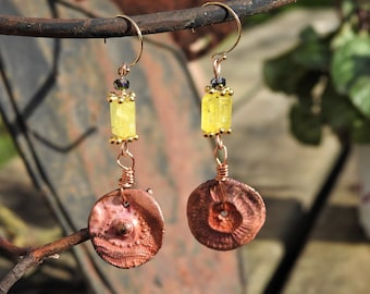 Earrings hooks 13 mm in goldfilled gold 14 Karats beads of Brucites and ceramics creator coppered crystal of Swarovski