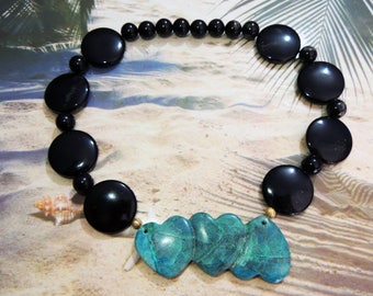 Collier "Amour ,amour, amour" Chrysocolle et agates noires