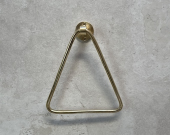 Anneau porte-serviettes fait main en laiton non laqué - Support triangulaire marocain moderne