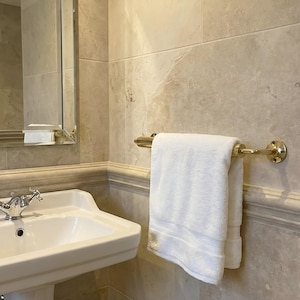 Portasciugamani in ottone non laccato fatto a mano, portasciugamani da bagno vintage