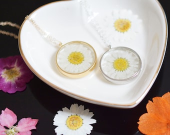 Pressed Flower Necklace Daisy Necklace Real Flower Necklace Gift For Mom Dried Flower Jewelry Sterling Silver Chain Gold Fill Chain (80010D)