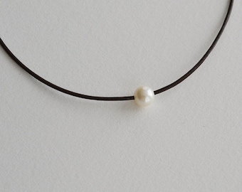 Pearl On Leather, Pearl Choker, Pearl and Leather Necklace, Freshwater Pearl Necklace (0092N)