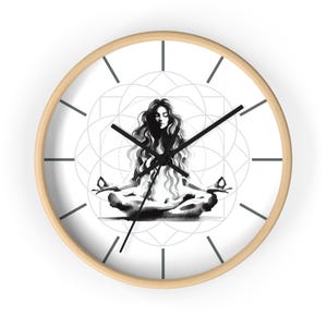Horloge murale femme méditation - Silencieux en bois naturel