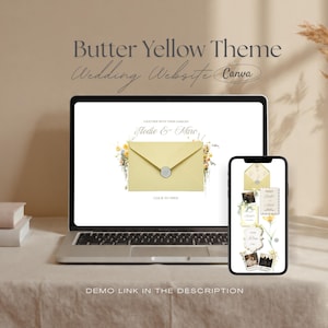 Può includere: Un laptop e uno smartphone mostrano un tema per un sito web di matrimonio giallo burro. Lo schermo del laptop mostra un design a busta gialla con accenti floreali. Lo smartphone mostra un design simile con foto. Il testo sullo schermo recita "Insieme alle loro famiglie, [Nomi]"
