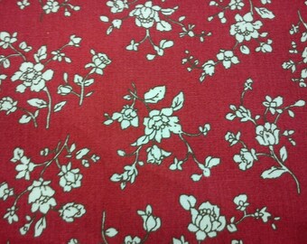 Small ivory roses, red, 1/2 yard, pure cotton fabric