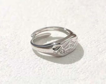 Organic signet ring, 925 sterling silver - unisex, adjustable statement ring with handcrafted texture, chunky, abstract style
