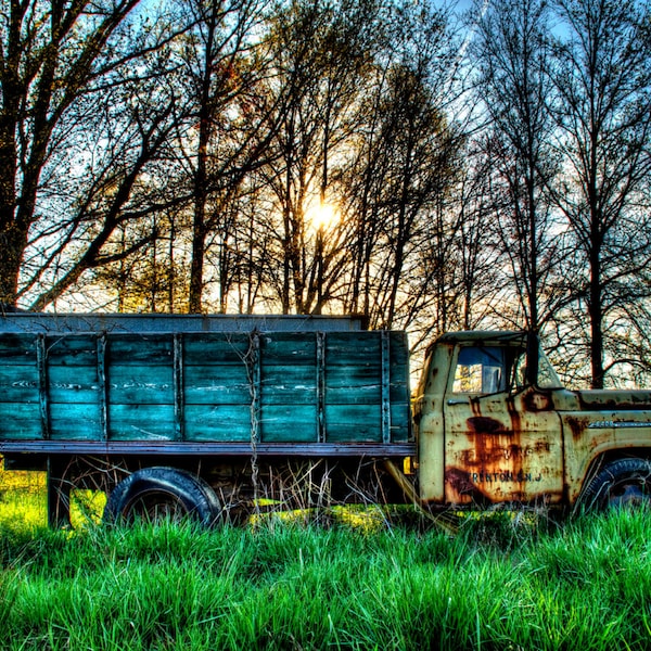Old Chevrolet Truck Sunrise Fotografía Antique Vintage Truck Fotografía Granja Rust Mercer County Nueva Jersey Hierba Árboles Sol Primavera Abandonado