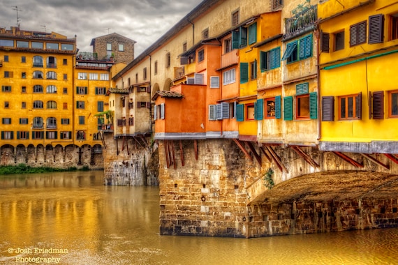 ヴェッキオ橋 フィレンツェ イタリア 写真 窓 シャッター アルノ川