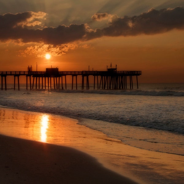 Fotografía del amanecer de la costa de Nueva Jersey Fotografía del paisaje del muelle de Margate Playa Océano Atlántico Mañana de verano Olas doradas Cielo Nubes Sol