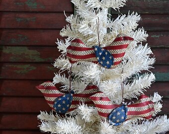 Primitive Americana Flag Bird Ornament