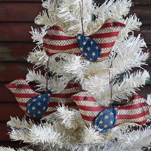 Primitive Americana Flag Bird Ornament