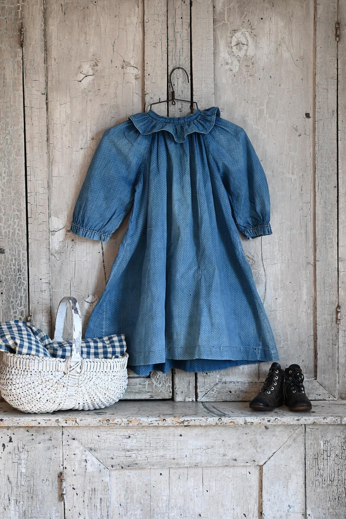 princess polly baby blue dress A Charming Maid in Blue Dress and White Apron 55235934 PNG