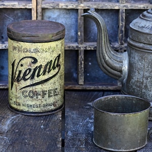 Primitive Antique Woolson&#39;s Vienna Coffee Tin