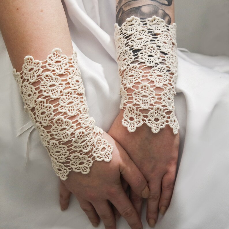Cream Gloves Champagne Lace Floral Gloves Cream Bridal Arm Etsy