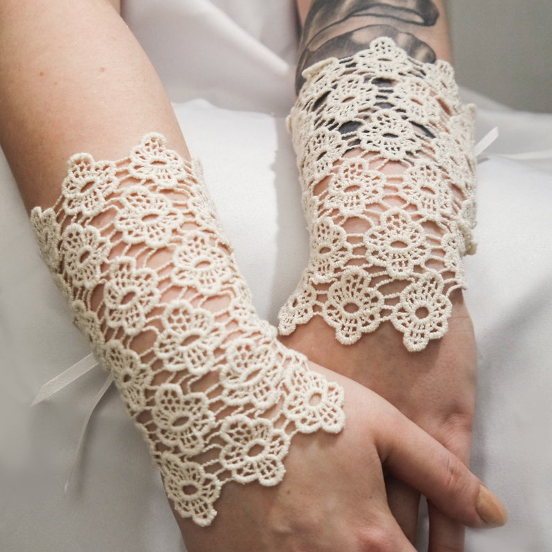 Cream Gloves Champagne Lace Floral Gloves Cream Bridal Arm Etsy