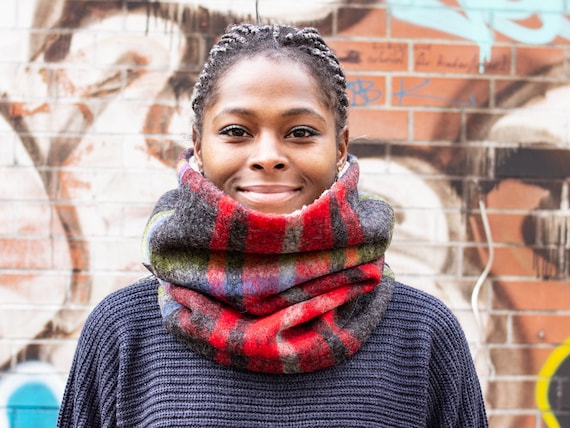 bufanda con capucha para mujer