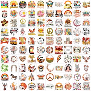 Op de afbeelding: Een verzameling kleurrijke, vierkante stickers met verschillende ontwerpen en tekst. De stickers bevatten thema's als vlinders, bloemen, regenbogen en inspirerende citaten. Het kleurenpalet bevat warme tinten zoals oranje, geel en bruin.