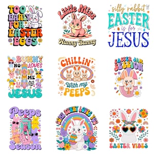 Op de afbeelding: Negen kleurrijke paasontwerpen met cartoonkonijntjes en tekst. Ontwerpen bevatten zinnen als "Too Early for Easter Eggs", "Little Miss Hunny Bunny" en "Easter is for Jesus". De afbeeldingen gebruiken felle kleuren en retro lettertypen.
