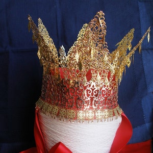 Siri -Lovely Traditional Norwegian Hardanger  Sølje Style 18k Gold Plated Filigree Brudekrone Wedding Crown with Inset Red Hat and Ribbon