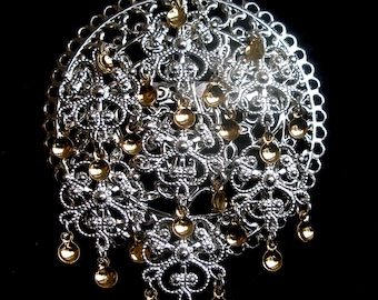 Linnea - Lovely Traditional Norwegian Sølje Style Silver Plated Filigree Bunad Brooch Pin with Gold Drops