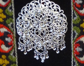 Siw - Lovely Traditional Norwegian Sølje Style Silver Plated Filigree Bunad Brooch Pin with Hearts and Silver Drops