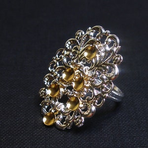 Alexia - Lovely Traditional Norwegian Sølje Style Silver Plated Oval Filigree Ring with Gold Drops