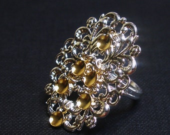 Alexia - Lovely Traditional Norwegian Sølje Style Silver Plated Oval Filigree Ring with Gold Drops