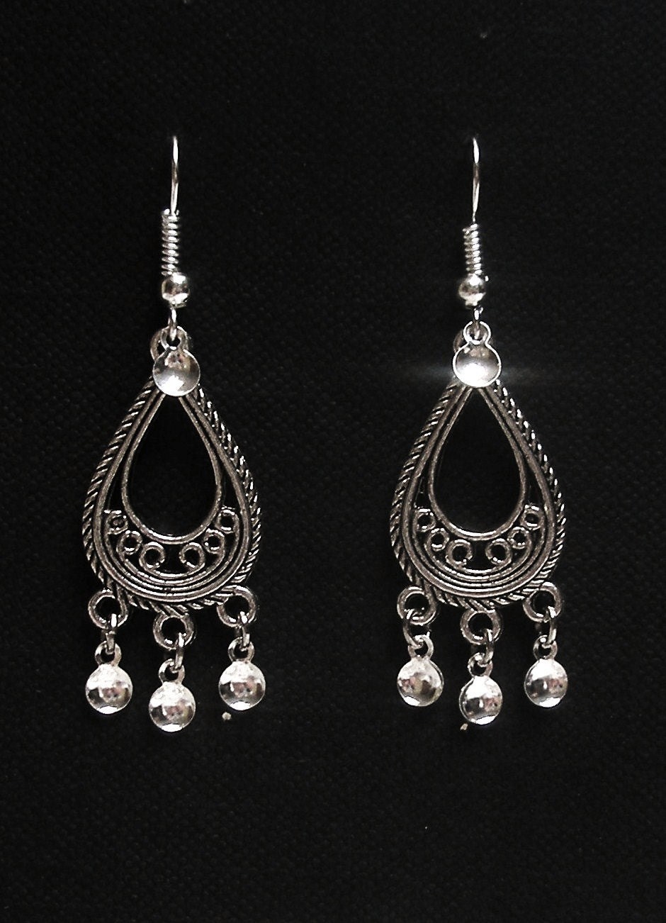 Ingrid - Traditional Antique Silver Teardrop Filigree Norwegian Sølje…