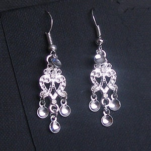 Ingvild Lovely Traditional Norwegian Sølje Style Heart Chandelier Earrings with Silver Drops image 3