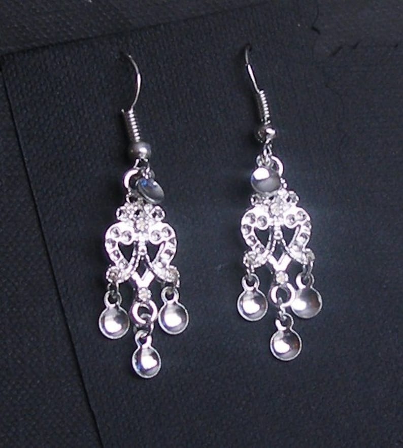Ingvild Lovely Traditional Norwegian Sølje Style Heart Chandelier Earrings with Silver Drops image 3
