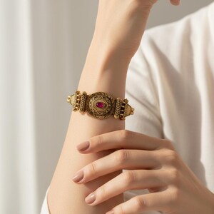 Antique Gold Oval Filigree delicate Bracelet with Ruby Cabochon