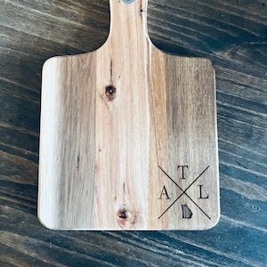 Laser Engraved Personalized Handled Cutting Board Wooden Paddle Charcuterie Wedding Engagement New Home Mothers Day Recipe city state