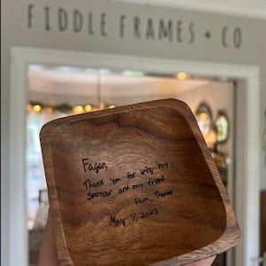 Écriture manuscrite sur le plat personnalisé gravé au laser transfert écriture bijoux plat fête des mères fête des pères grands-parents bol unique en son genre