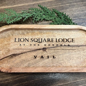 Gestión de regalos navideños corporativos con logotipo Pedido al por mayor Bandeja de madera grabada personalizada Escritorio de alquiler Regalo inmobiliario