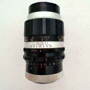 Objectif vintage Tokina Tele-Auto 135 mm f/3,5 à mise au point manuelle vintage avec étui image 9