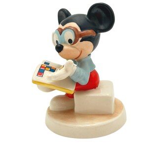 Figura de cerámica vintage de Mickey Mouse Científico de Disney de Goebel de 4 pulgadas, firmada y numerada. imagen 2