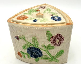 Plato de cerámica vintage con forma de triángulo floral, hecho en Japón, estilo Cottagecore