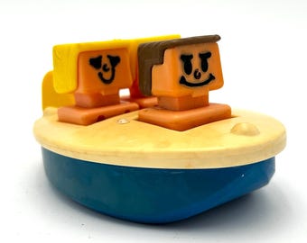 Vintage 1970's Fisher Price "Jumbo" Little People Bath Boat 3 Figures Toy