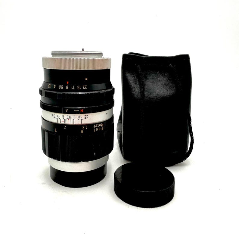 Objectif vintage Tokina Tele-Auto 135 mm f/3,5 à mise au point manuelle vintage avec étui image 1