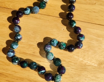 Dragons vein agate faceted bead necklace, hand knotted