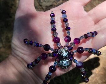 Lila, aquablaues Spinnenornament, Figur, Unikat, Gothic, Witchy