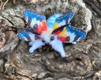 Mini polilla fantástica, escultura blanda de mariposa, pieza única, taxidermia textil, muñeca, juguete, peluche, entomología