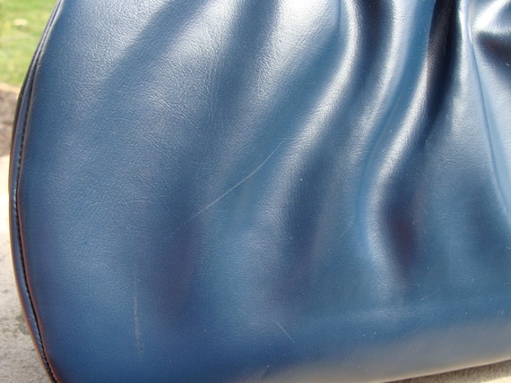 Vintage 1970s Navy Blue Handbag Purse Vinyl Faux … - image 6
