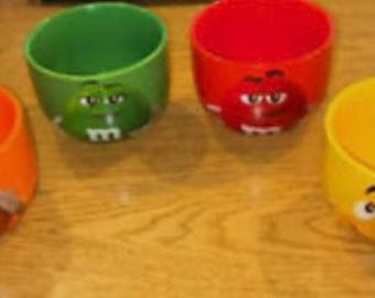 Set of 4 Limited Edition 2021 M&M Ceramic Bowls Green Orange Yellow Red - 2016