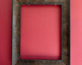 Marco de fotos de madera vintage con una rica pátina marrón, marco decorativo rústico para arte y fotografías.
