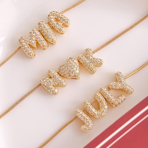 Collar personalizado con nombre en letras burbuja pavé, chapado en oro de 18 quilates. Delicado collar con inicial personalizada. Regalo de Navidad para ella, regalo de cumpleaños para mamá.