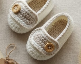 Crochet Baby Loafers – Soft-Sole Booties, Cream & Taupe with Wooden Button, Handmade Moccasins, Gender-Neutral Newborn Gift