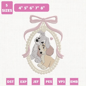 Könnte beinhalten: Ein Stickdesign mit zwei Zeichentrickhunden, eingerahmt in einem rosa Band und einem ovalen Rand. Das Design enthält den Text "5 SIZES" und Größenangaben von 10 cm bis 20 cm. Dateityp-Abkürzungen: DST, EXP, JEF, PES, VP3 und EMB.