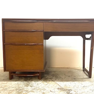 Vintage 1950s Mid Century Modern Honduran Mahogany Desk by Hickory Manufacturing